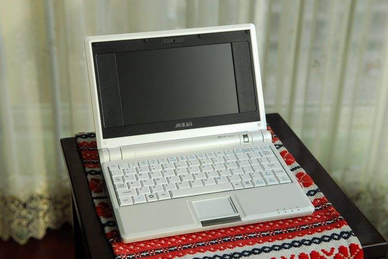 关于华硕EPC  _全球首款超便携电脑EPC 700
