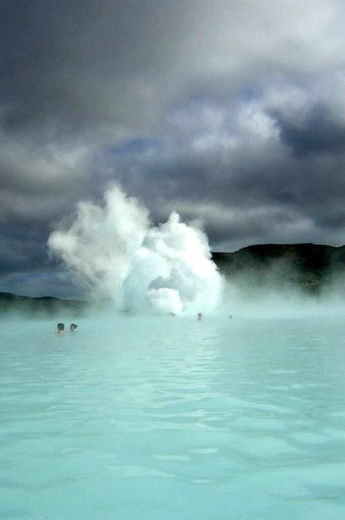 冰岛地理位置_自然环境境域时区地形地质水文气候植被