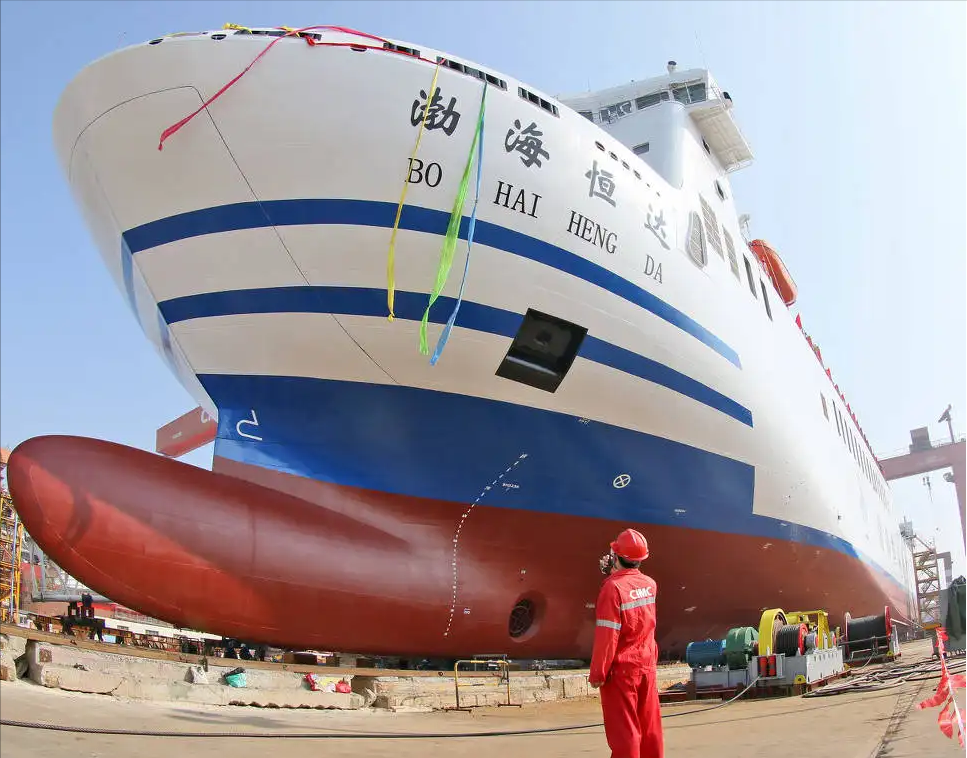 什么叫滚装船呢_全球最大规模的滚装船礼诺旅行者号