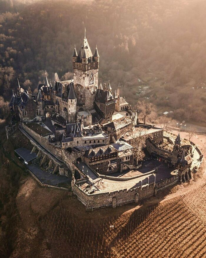 世界著名城堡名称_历史悠久的古老城堡