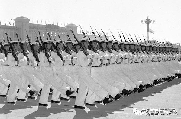 国庆阅兵是几月几号_1949年开国大阅兵资料
