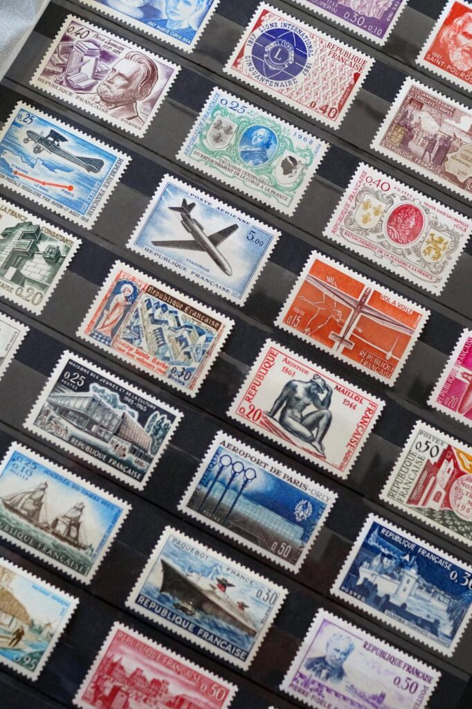 关于邮票的资料_历史发展邮票知识特色邮票十大要素收集方式