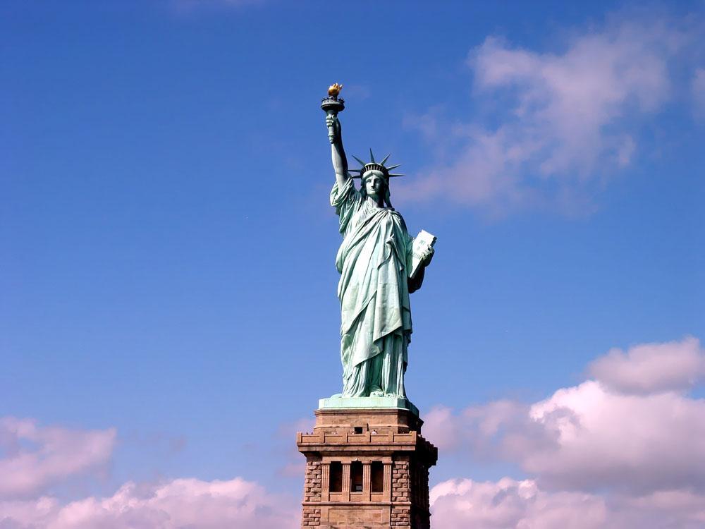 自由女神像是哪个国家送给美国的礼物_创作起源构造外观