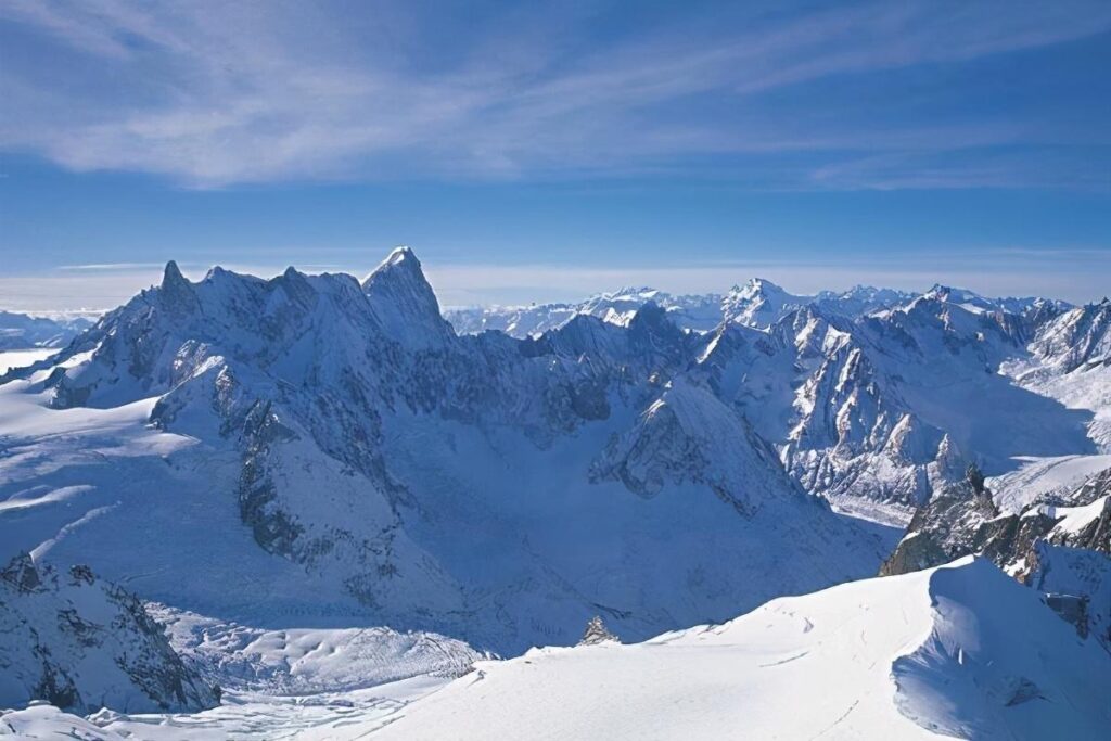 阿尔卑斯山最高峰是哪个_勃朗峰属于哪个国家