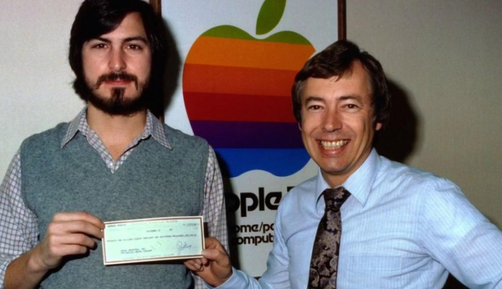苹果公司最初创始人有哪些_苹果的市值把苹果推上神坛的是谁