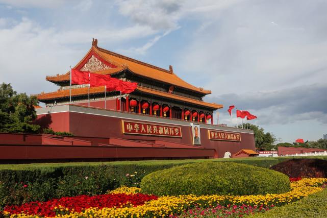 天安门广场是什么时候建成的 _最初的名字又叫什么