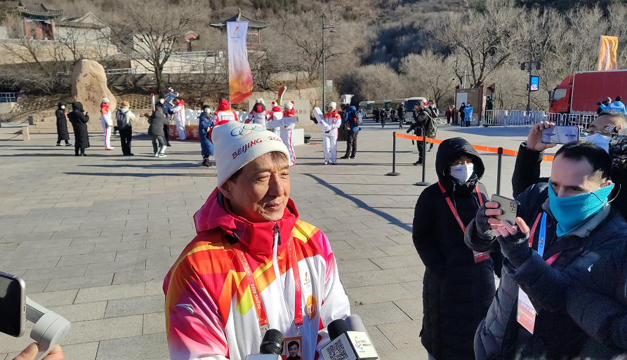 北京申奥的第一位形象大使是哪位_这一届冬奥会的主题是什么