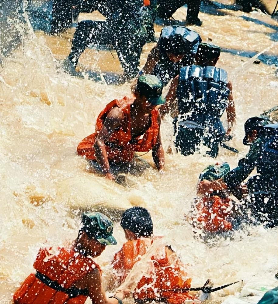 1998年洪灾发生在哪里_长江战洪图