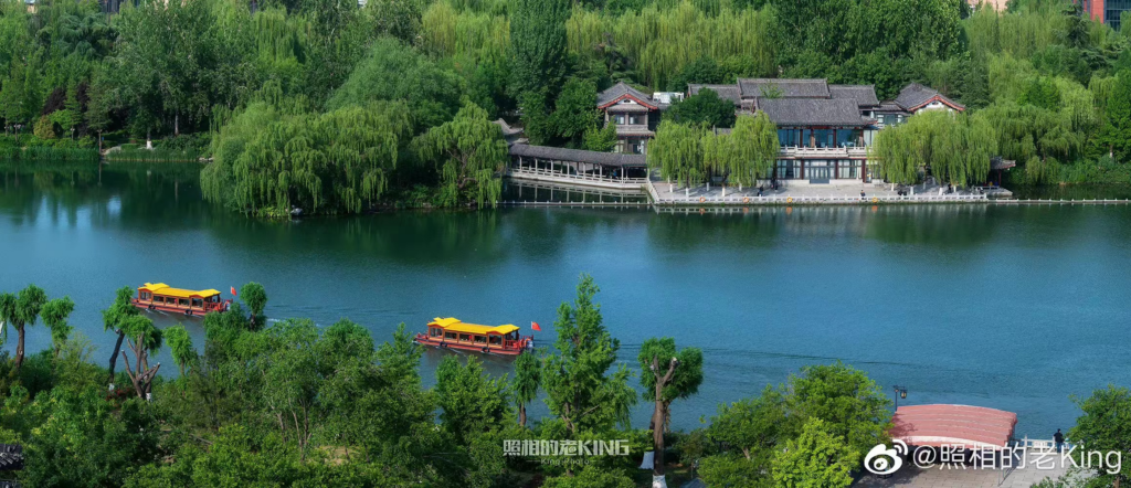 大明湖畔在哪里_初夏游玩大明湖的旅游攻略