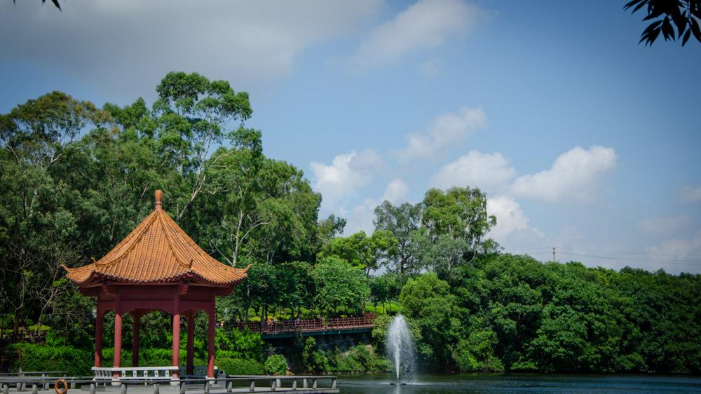 广州的莲花山好玩吗_莲花湖美景