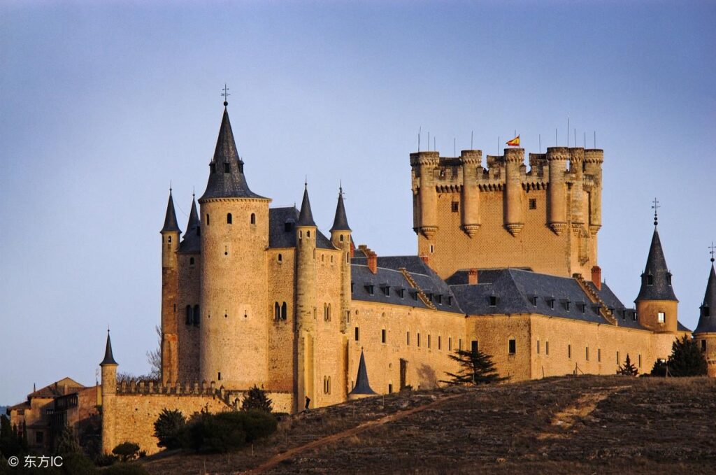 世界著名城堡名称_神秘又美丽的城堡有哪些