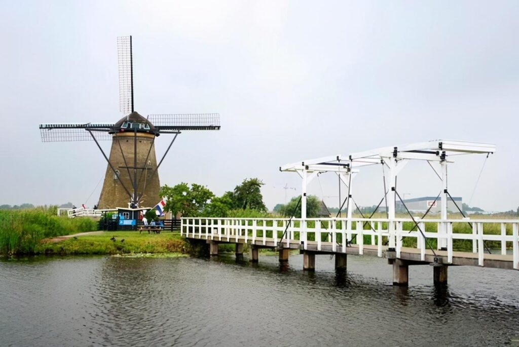 荷兰的首都是哪里_为什么首都总是被误会
