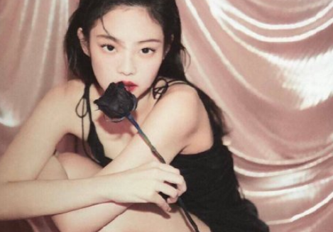 韩国主流时尚杂志有哪些_韩国拍杂志封面的明星红吗