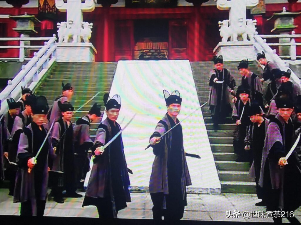 天涯明月刀的小说结局是什么_古装剧的服饰和人物的妆容