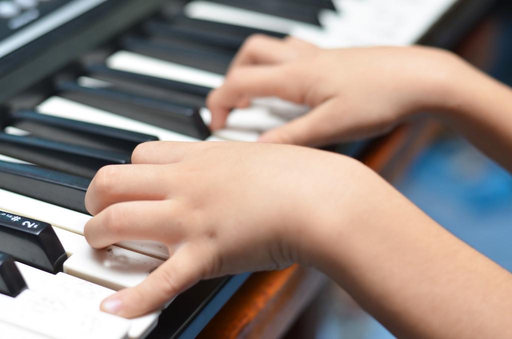 电子琴基本指法_穿指规则电子琴钢琴基本指法