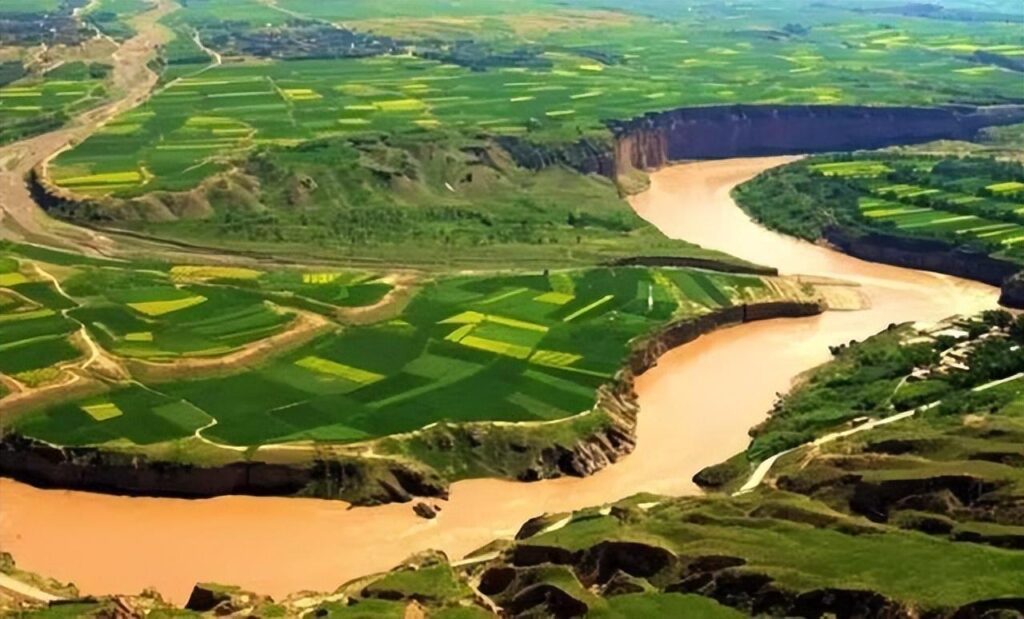 黄河起源于和终点分别在哪_江和河到底有什么区别