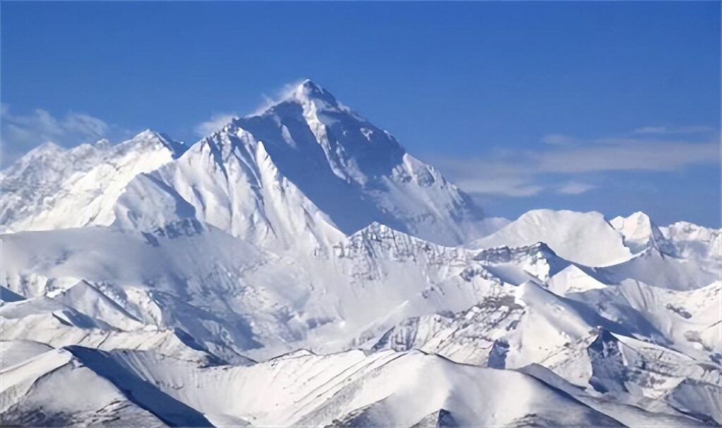 珠穆朗玛峰是哪个国家的_中国同尼泊尔边界谈判结果