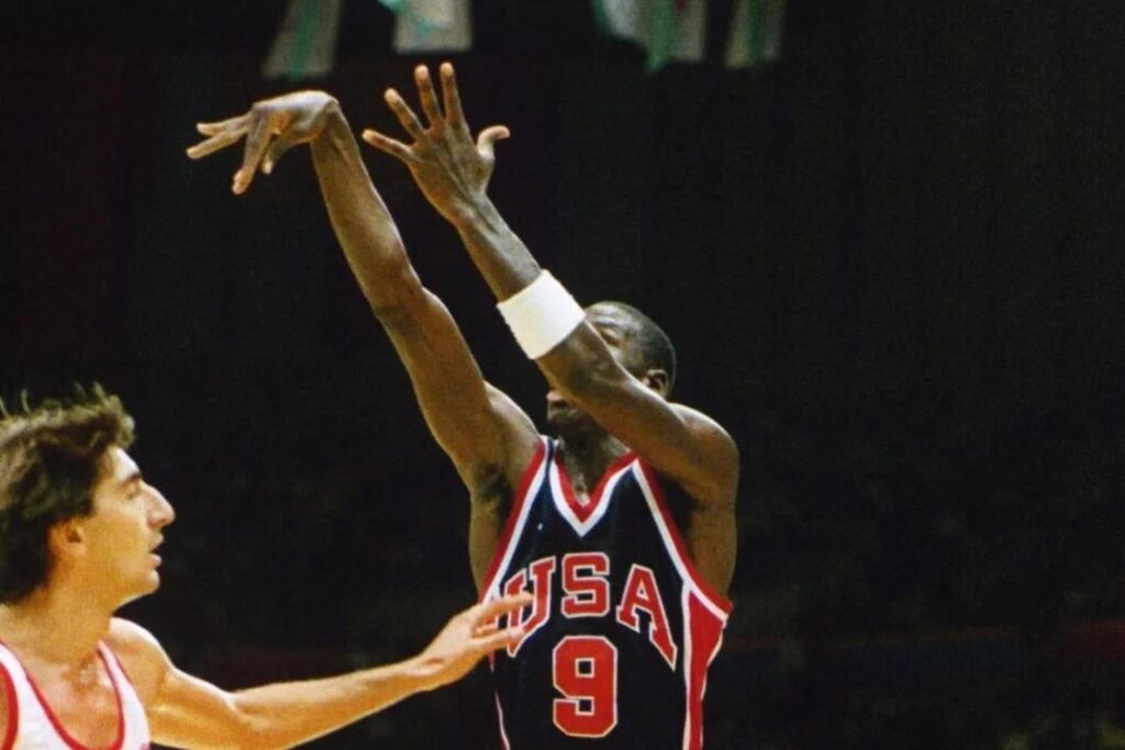 詹姆斯怀特的垂直弹跳式多少_NBA球员谁是弹跳之王