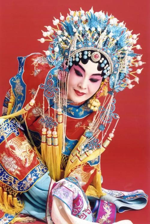 中国古代四大美女中羞花是指谁_杨玉环个人资料