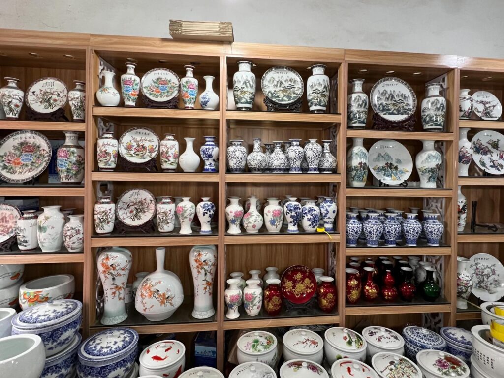 景德镇陶瓷饰品批发市场在哪里_日用瓷器去哪里买
