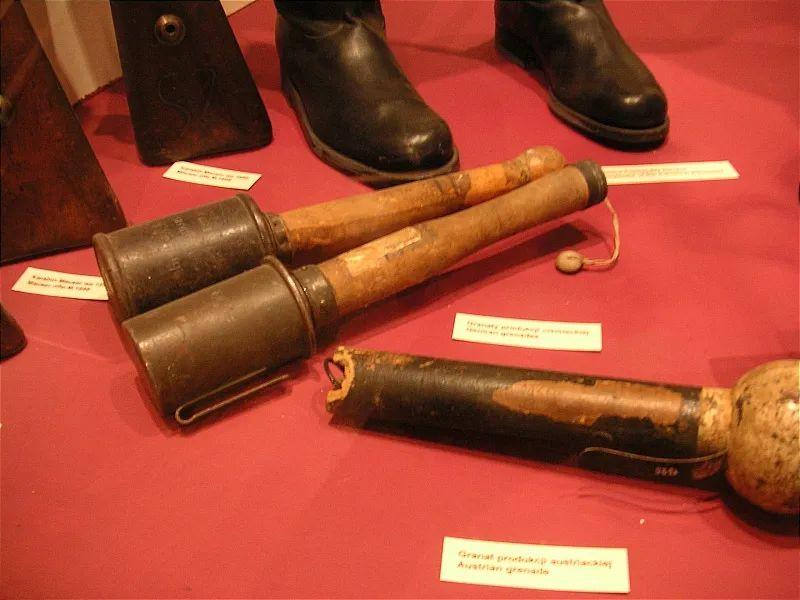 手雷的英文名字叫什么_手榴弹的历史