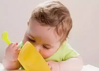 奶粉可以跟米粉一起泡吗_给宝宝添加米粉的注意事项