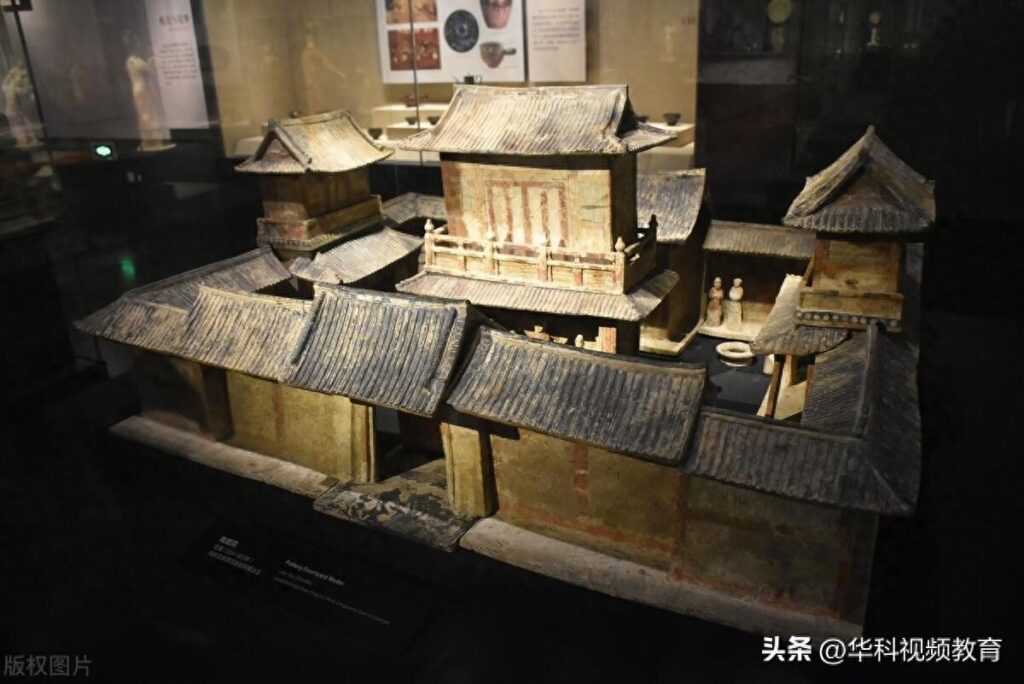 中国历史上第一个封建王朝是哪个朝代_封建王朝的更迭起伏