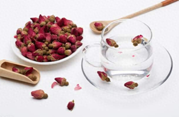 红玫瑰茶的功效和作用是什么，红玫瑰茶适合什么样的人饮用