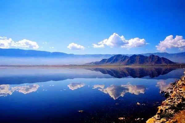 圣雨湖位于新疆那个地方，新疆绝美湖泊