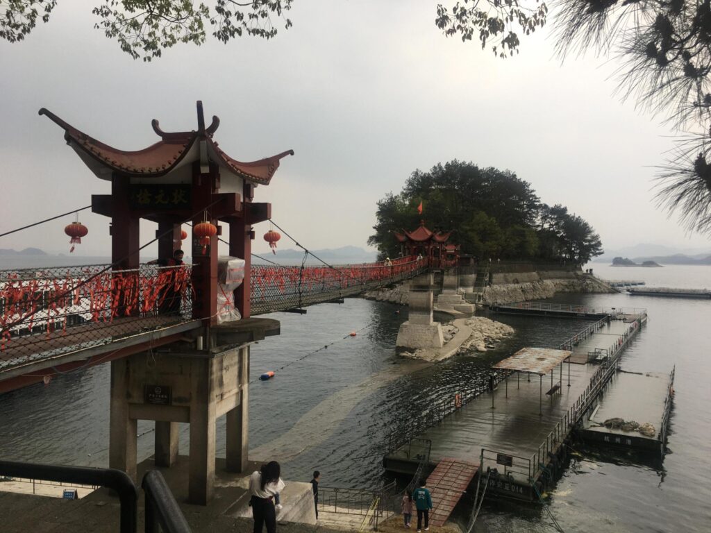 杭州到千岛湖怎么走，世界三大千岛湖是哪几个