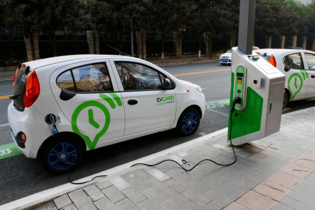 上海汽车养路费缴纳标准是多少？新能源车的养路费是什么？