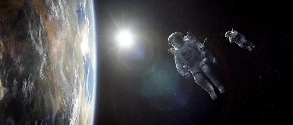地心引力电影全集在线观看在哪？如果独自一人漂流在太空该如何自救？