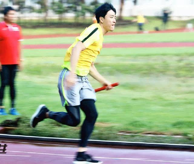 刘翔为什么不跑100米？刘翔拥有超人的速度为什么要挑战110米跨栏？