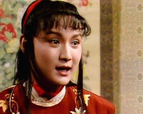 王熙凤和贾宝玉的关系怎么样？红楼梦的女主角是谁呢？