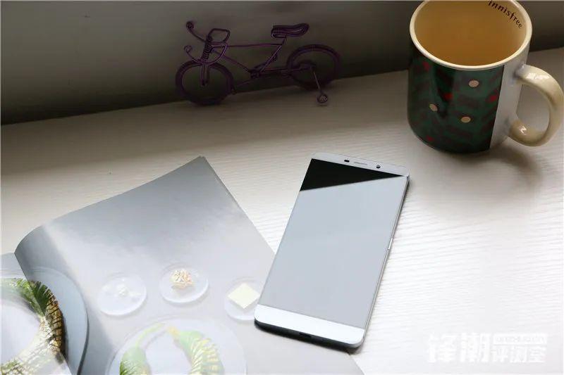小米2和魅族mx2哪个好一些？小米无边框手机怎么样？